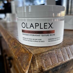 OLAPLEX Rich Hydration Mask with White and Red Label
